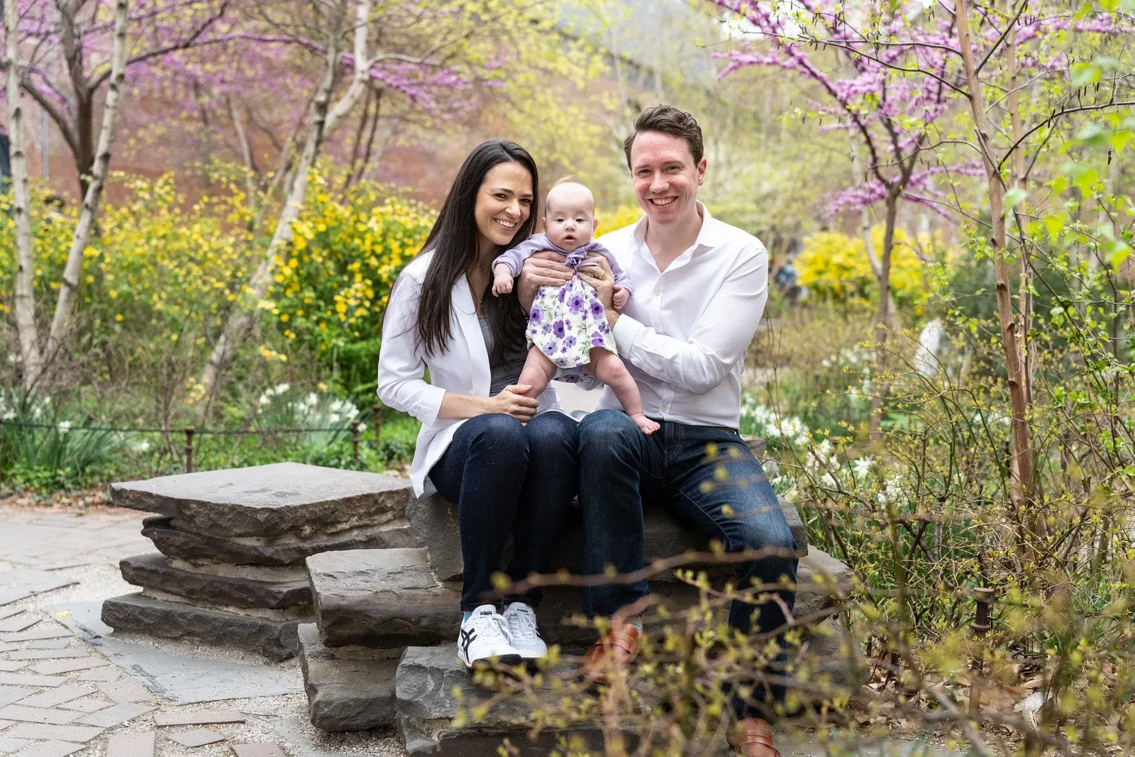 4 Reasons To Hire a Pro Photographer For Your Family Portraits