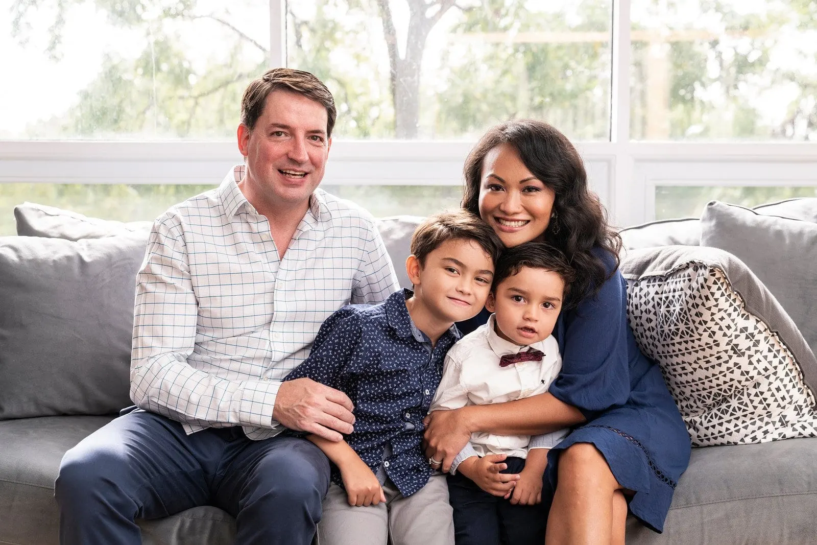 4 Reasons To Hire a Pro Photographer For Your Family Portraits